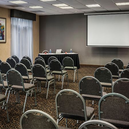 Holiday Inn Express & Suites Laurel Lakes By Ihg Екстер'єр фото
