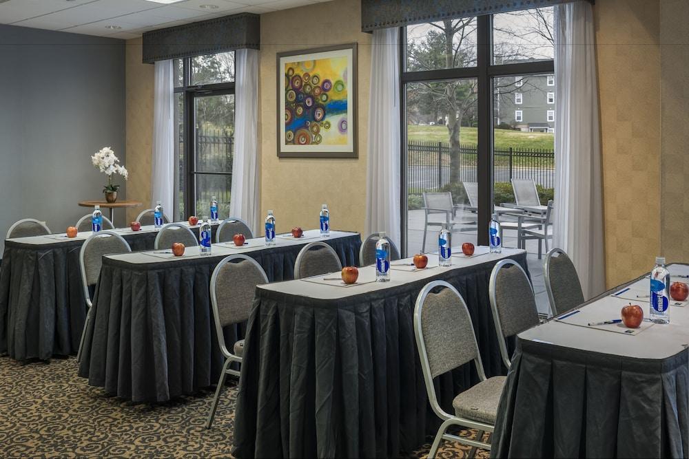 Holiday Inn Express & Suites Laurel Lakes By Ihg Екстер'єр фото