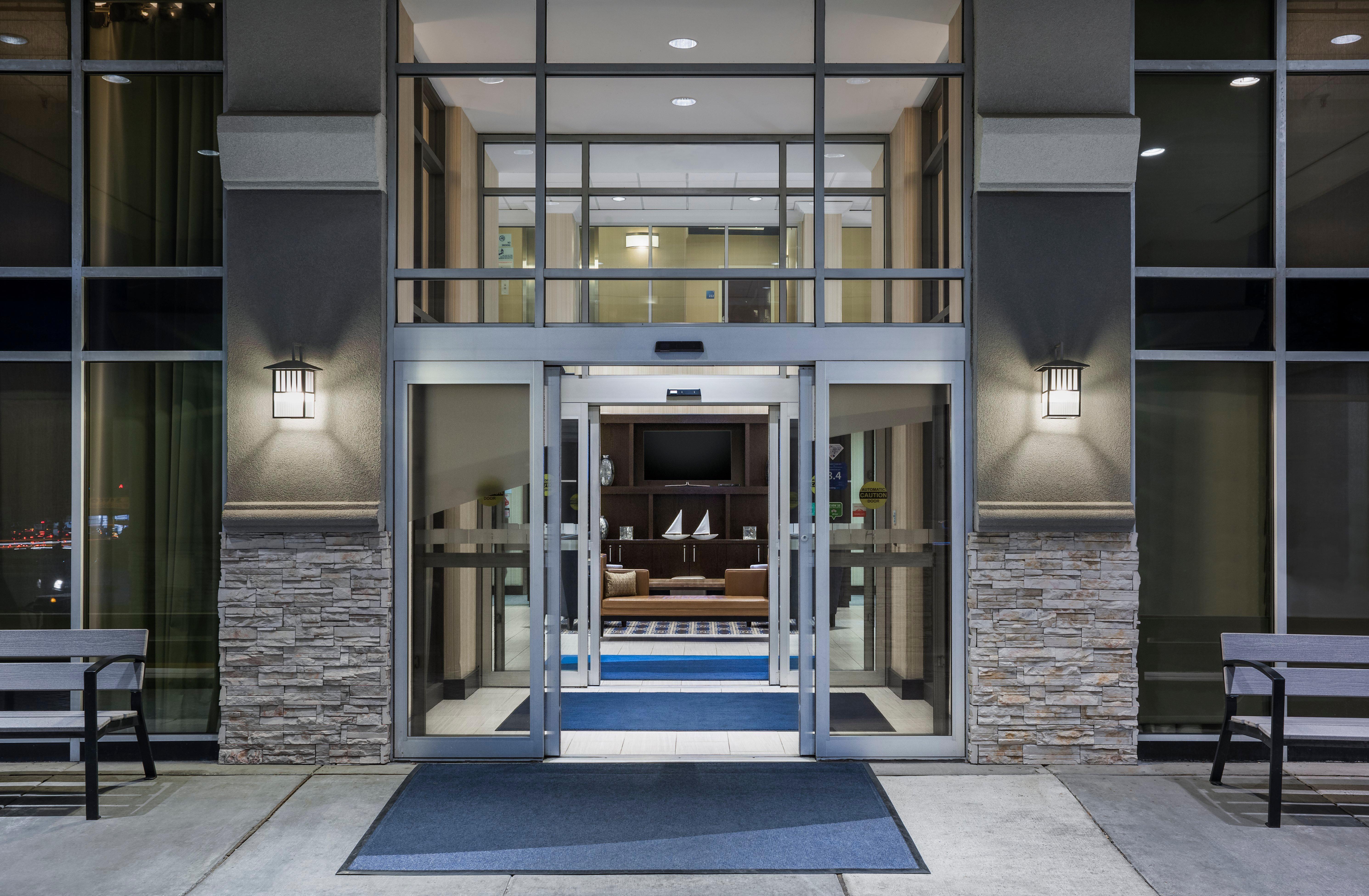 Holiday Inn Express & Suites Laurel Lakes By Ihg Екстер'єр фото