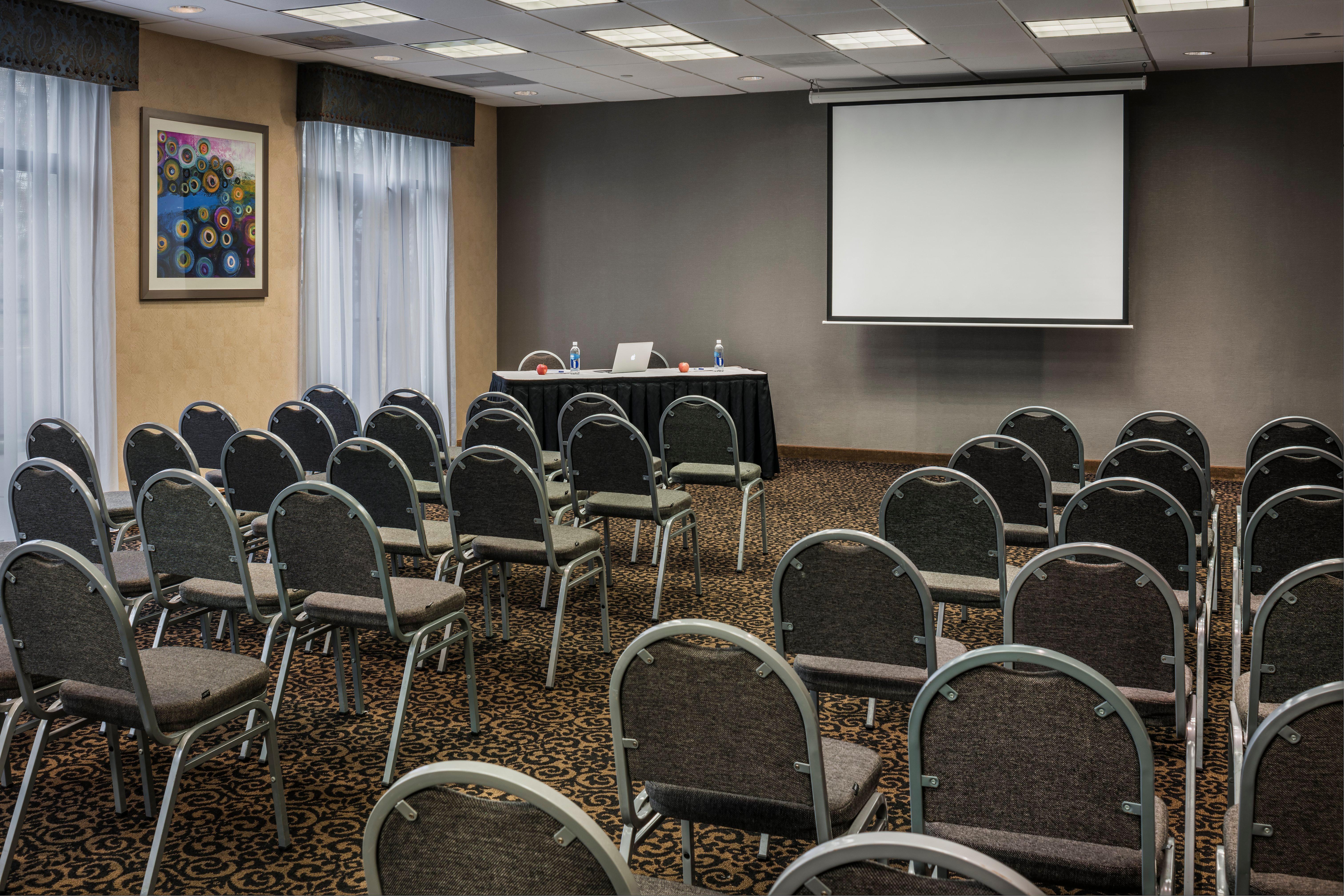 Holiday Inn Express & Suites Laurel Lakes By Ihg Екстер'єр фото