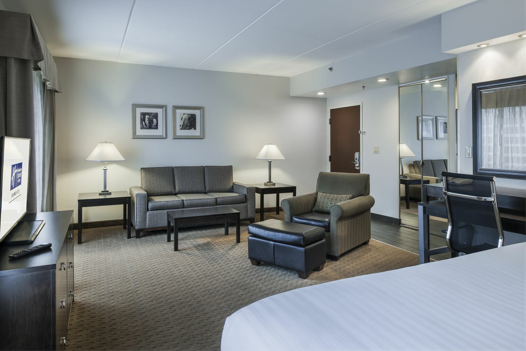 Holiday Inn Express & Suites Laurel Lakes By Ihg Екстер'єр фото