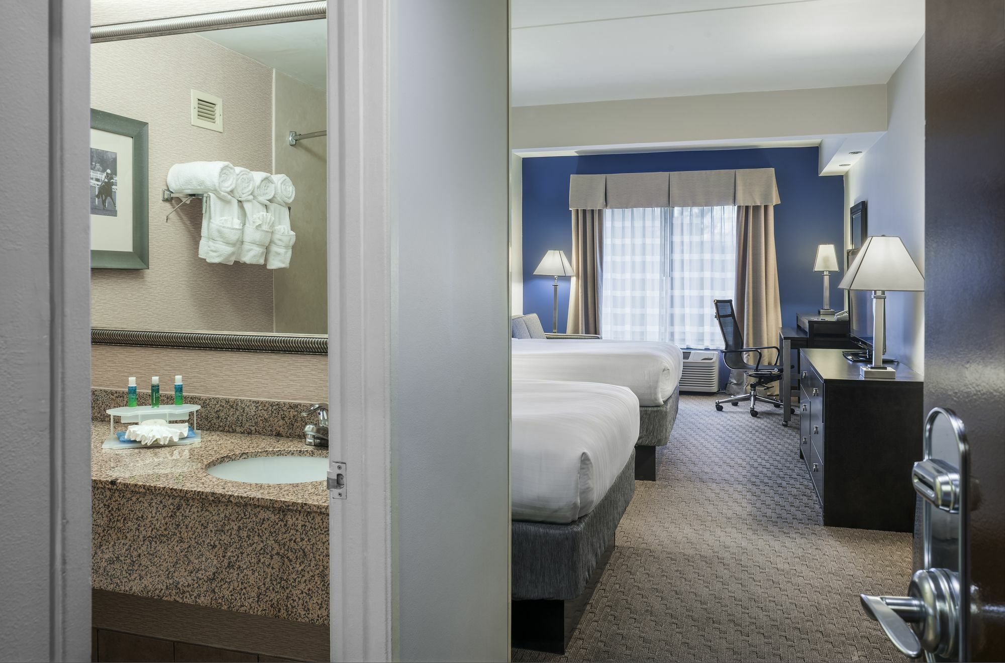 Holiday Inn Express & Suites Laurel Lakes By Ihg Екстер'єр фото